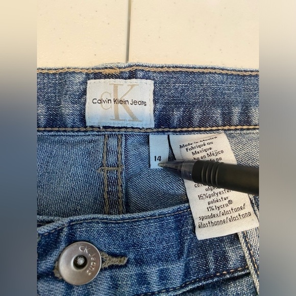 Calvin Klein Womens Plus Size 14 Rolled Hem Cropped Medium Wash Jeans - Picture 4 of 5